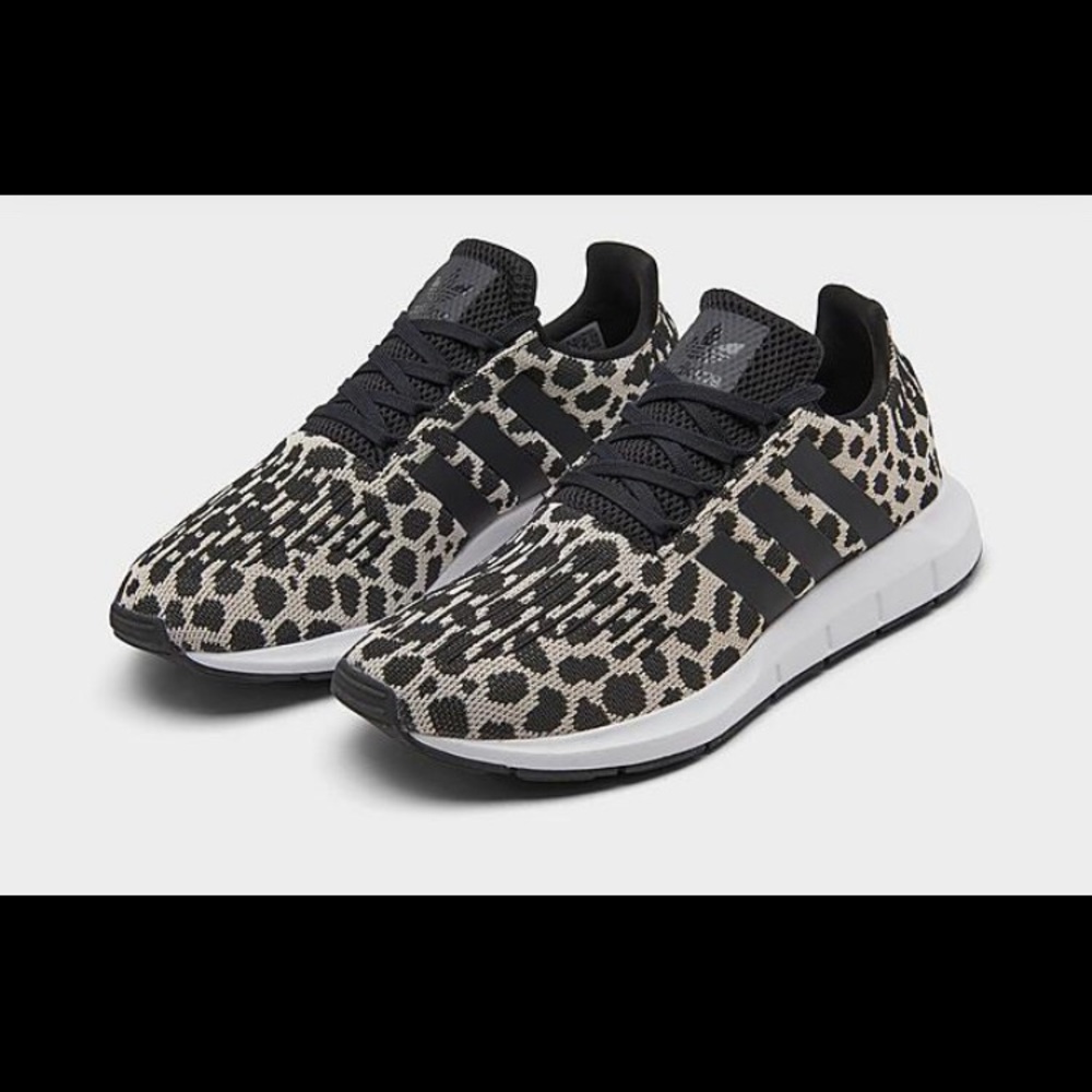 Adidas Swift Run Casual.